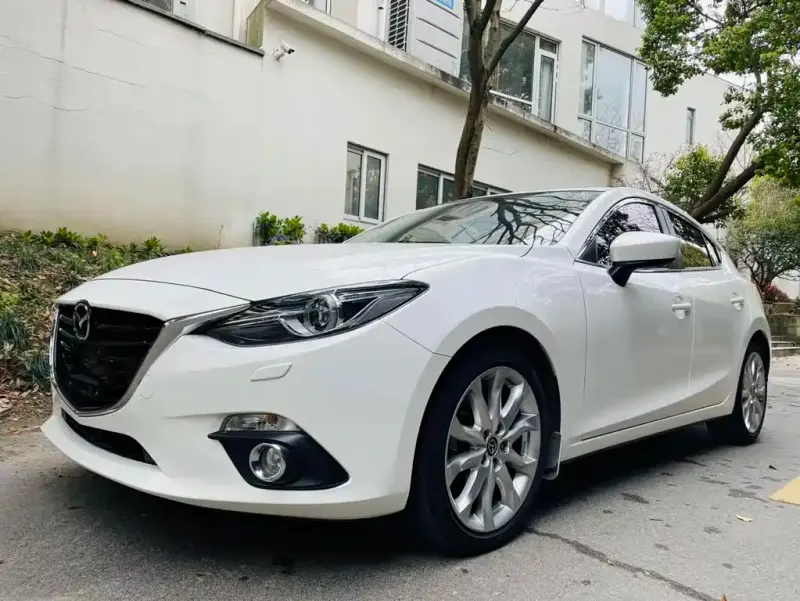 Mazda 3 Axela, 2015 — фото 1