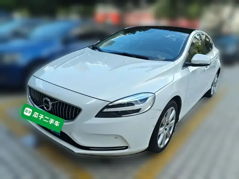 Volvo V40, 2018
