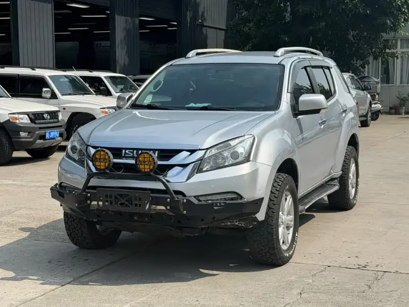 Isuzu MU-X, 2017