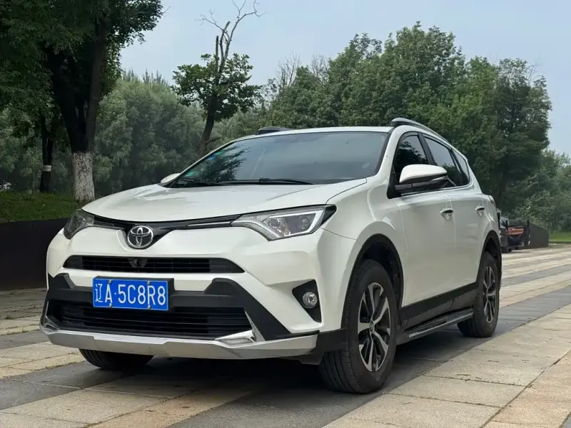 Toyota RAV4, 2018 — фото 1