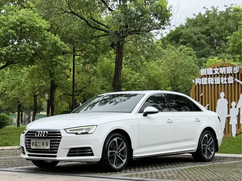 Audi A4L, 2018