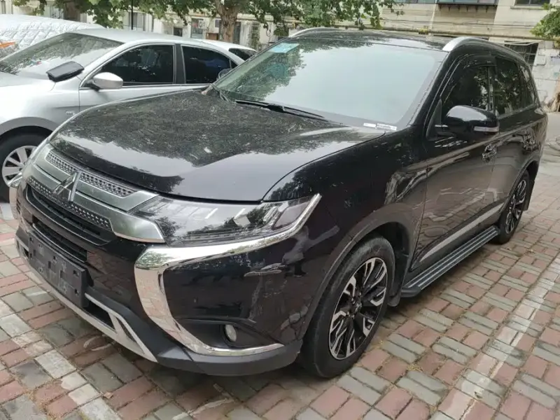 Mitsubishi Outlander, 2021 — фото 1
