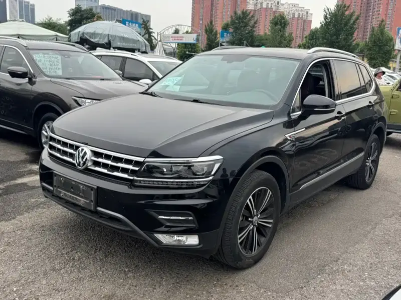 Volkswagen Tiguan L, 2019 — фото 1
