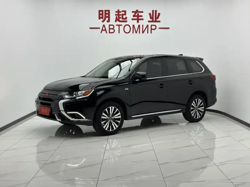 Mitsubishi Outlander, 2022