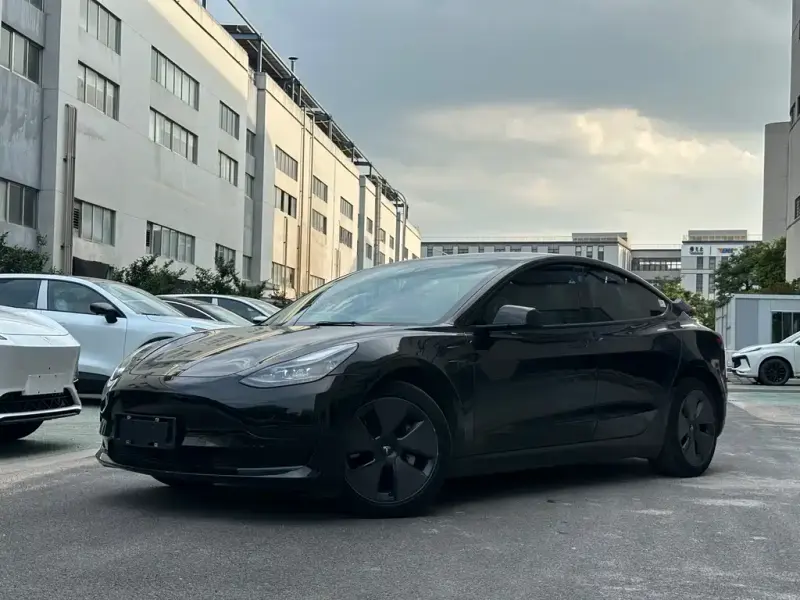 Tesla Model 3, 2022