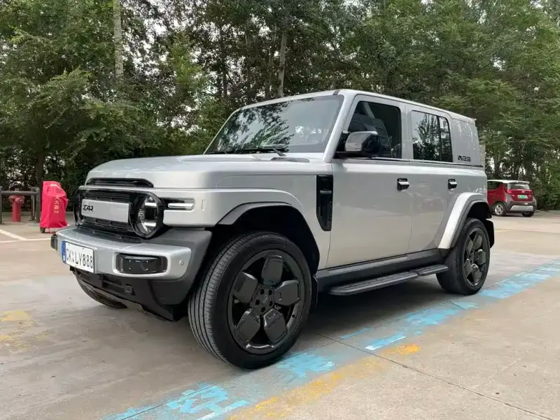 iCAR V23, 2025