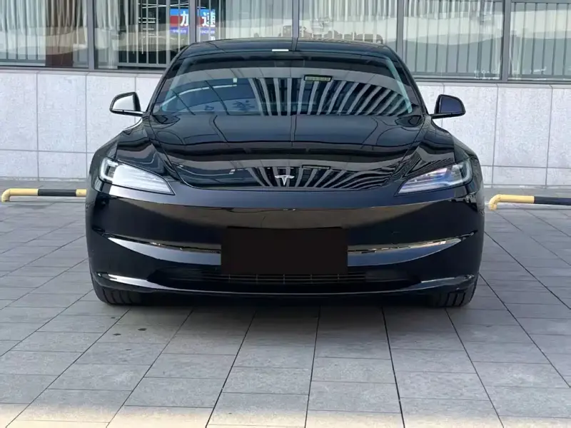Tesla Model 3, 2024