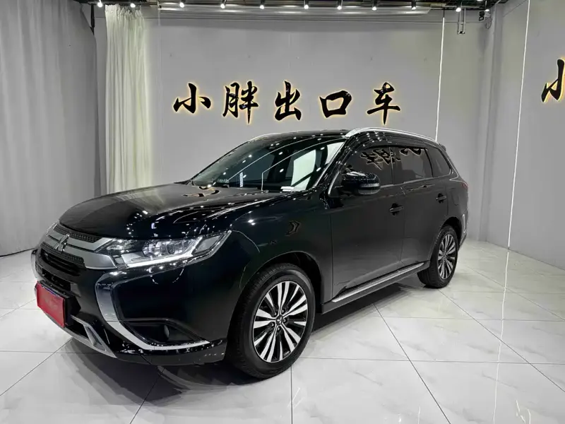 Mitsubishi Outlander, 2022 — фото 1