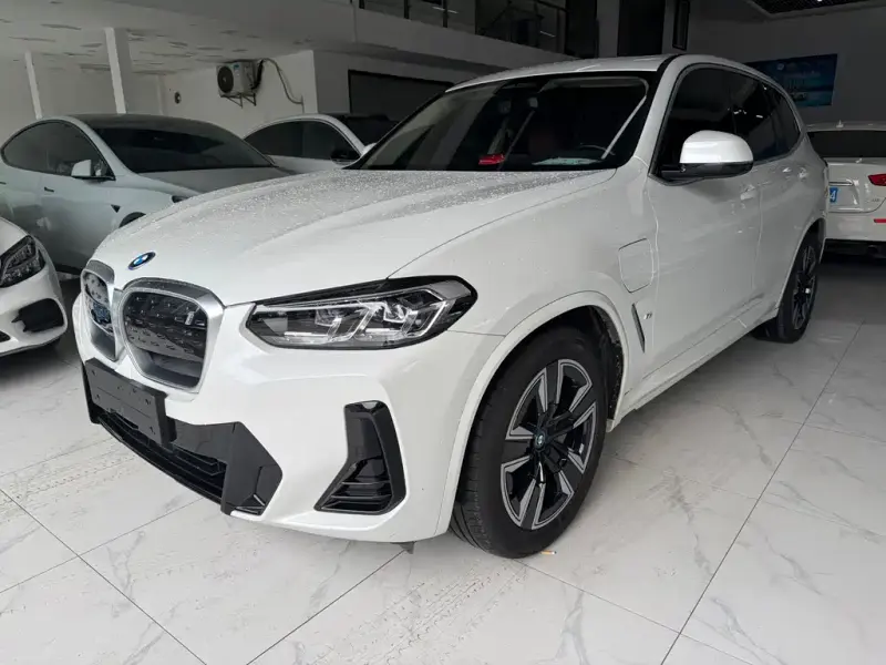 BMW iX3, 2023