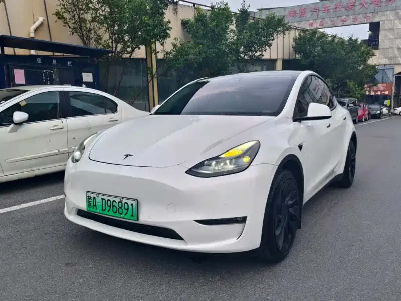 Tesla Model Y, 2022