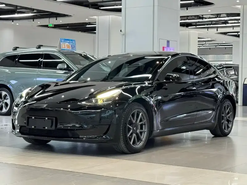 Tesla Model 3, 2022