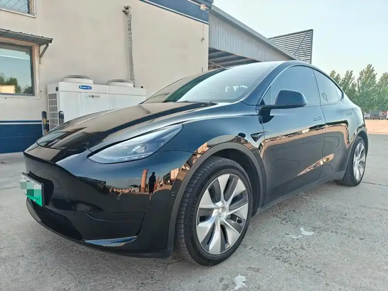Tesla Model Y, 2022