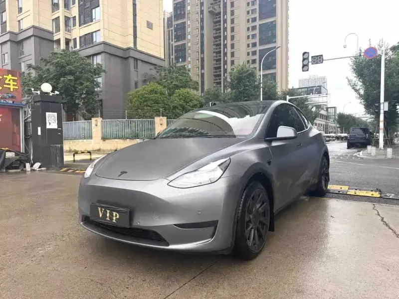 Tesla Model Y, 2023