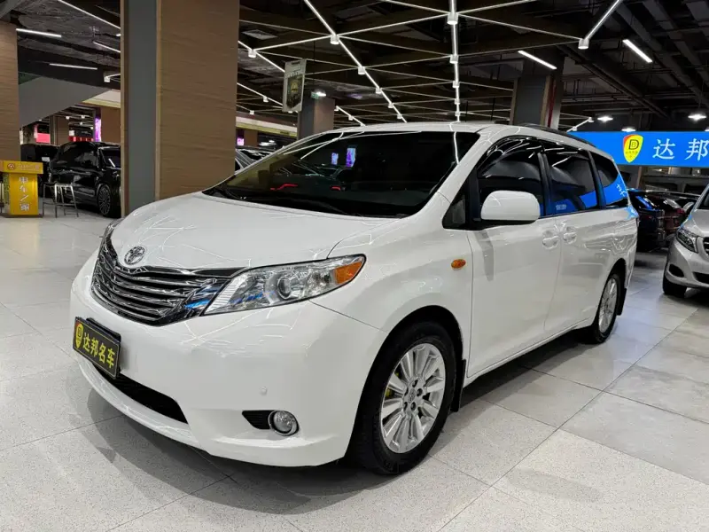 Toyota Sienna, 2016