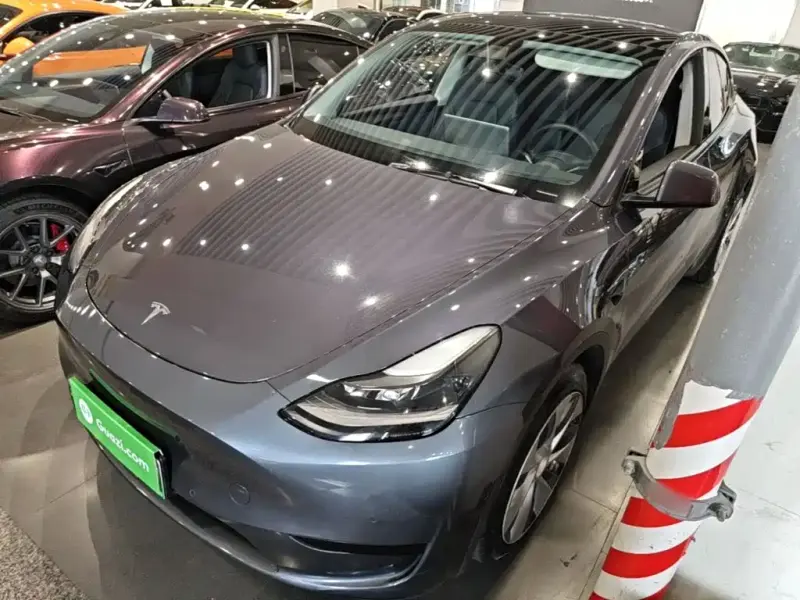 Tesla Model Y, 2022