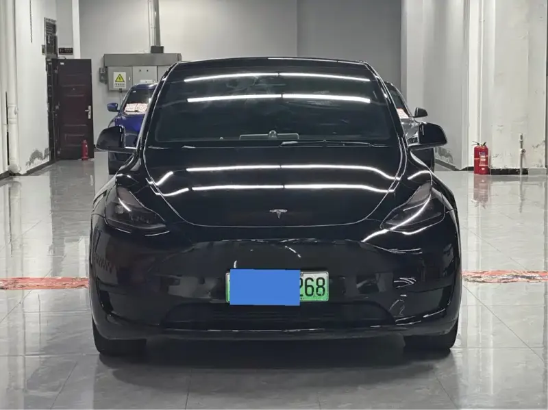 Tesla Model Y, 2023