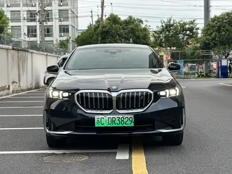 BMW i5, 2024
