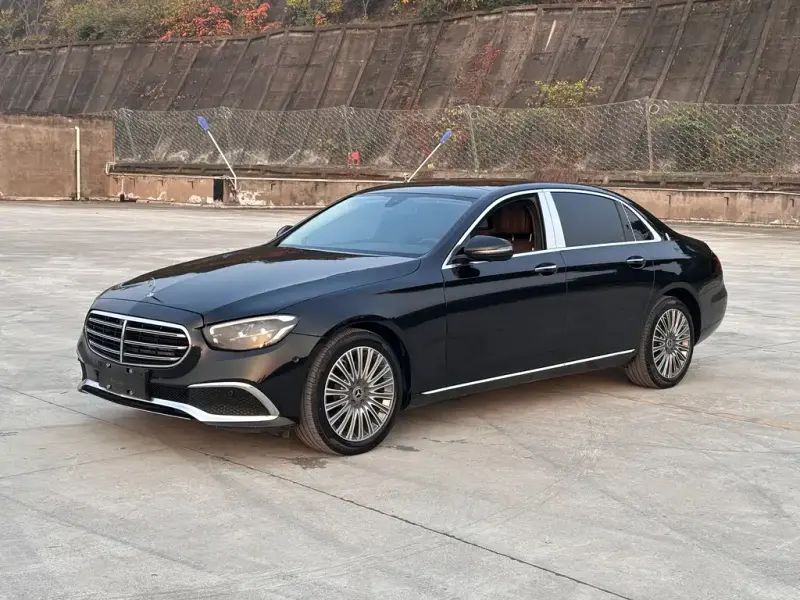 Mercedes-Benz E-Class, 2023 — фото 1
