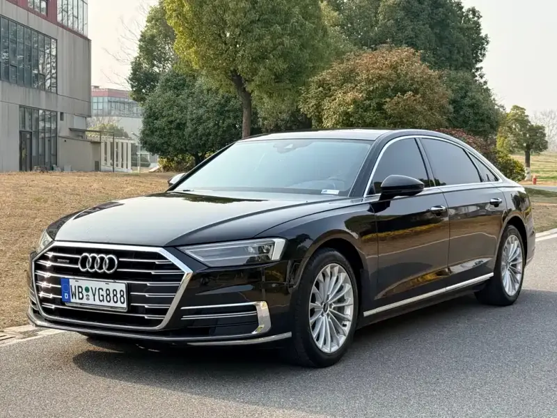 Audi A8, 2022