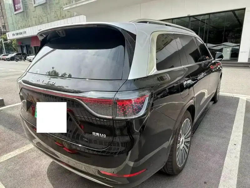 AITO M9, 2025