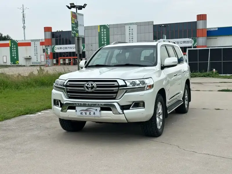 Toyota Land Cruiser, 2017 — фото 1