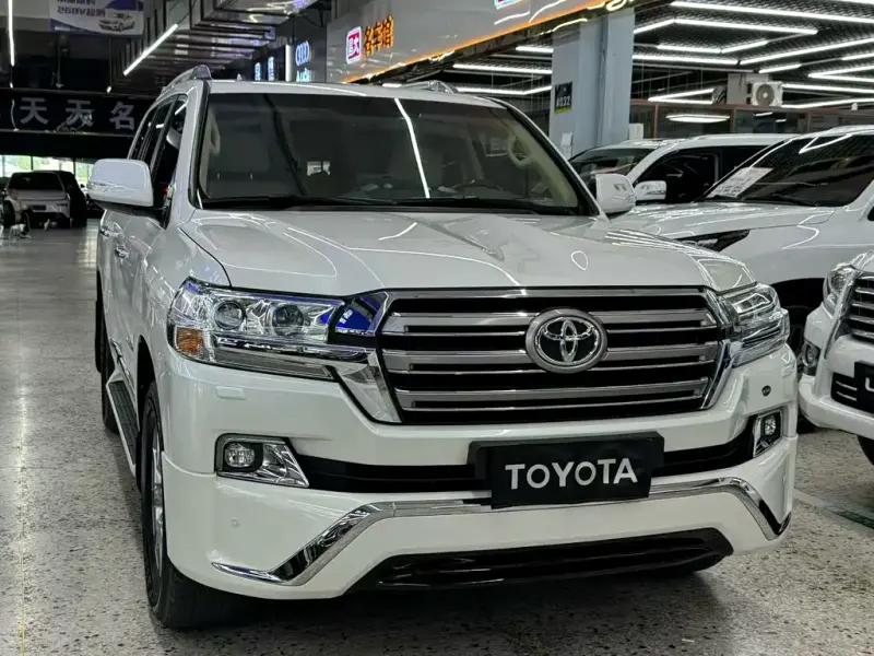 Toyota Land Cruiser, 2018 — фото 1