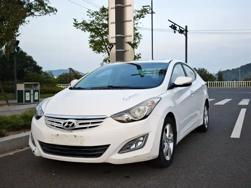 Hyundai Elantra Langdong, 2013
