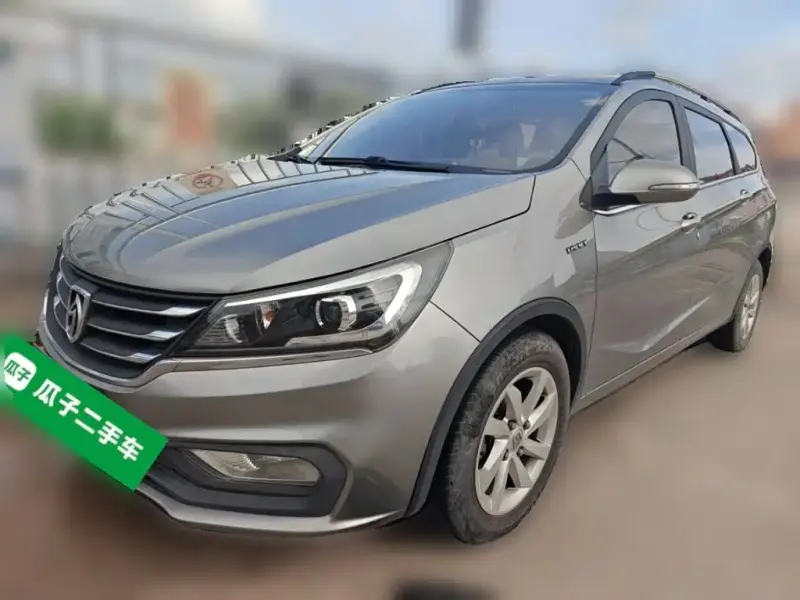 Baojun 310W, 2017