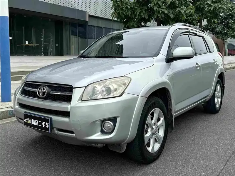 Toyota RAV4, 2011 — фото 1