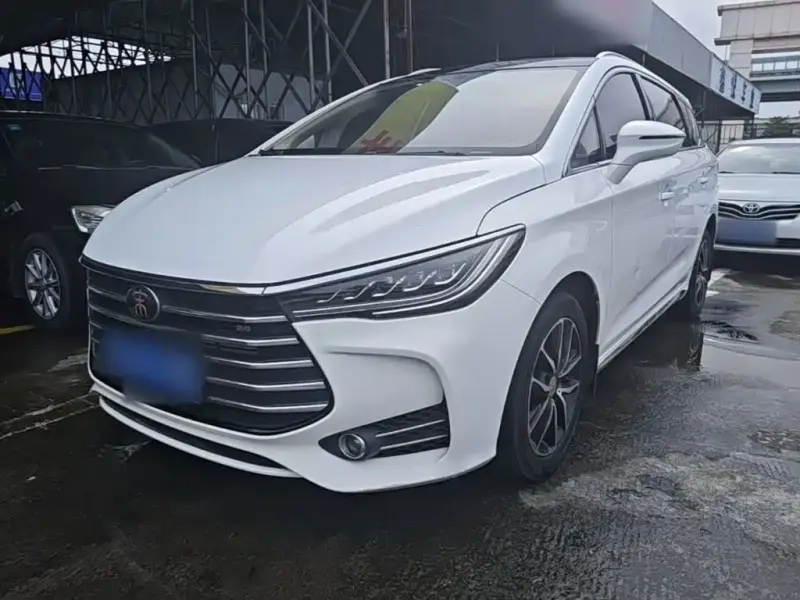 BYD MAX, 2018