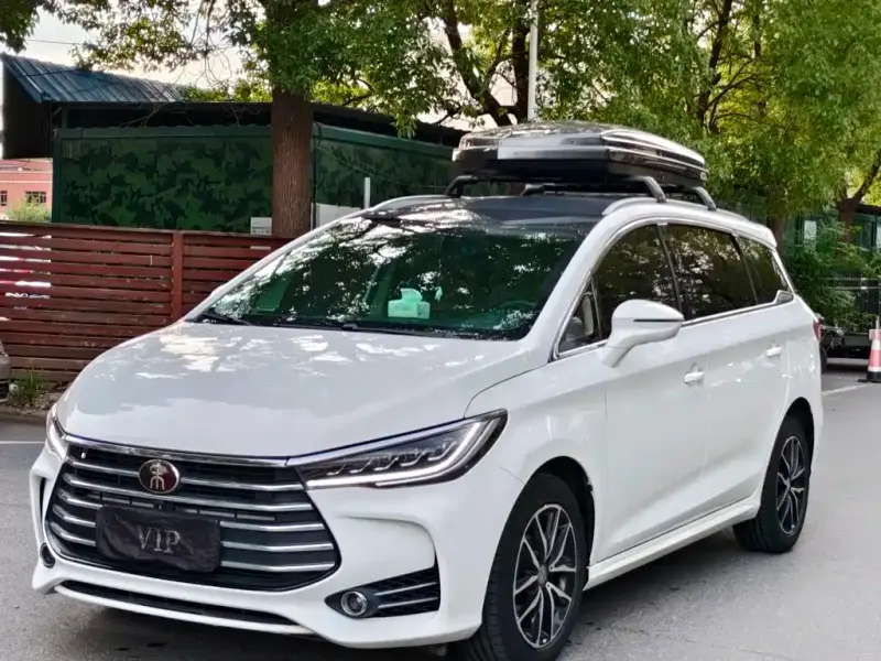 BYD MAX, 2018