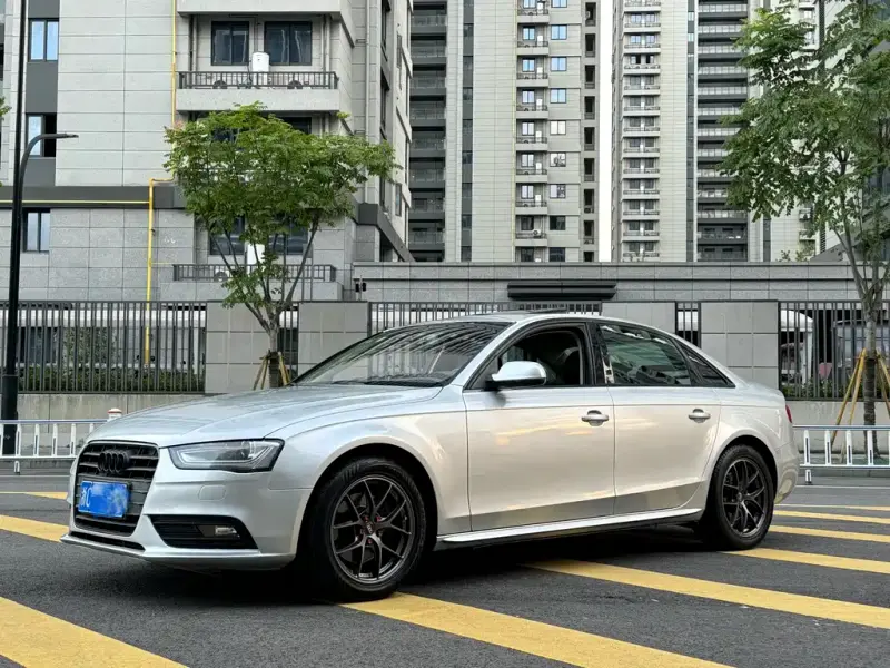 Audi A4L, 2013