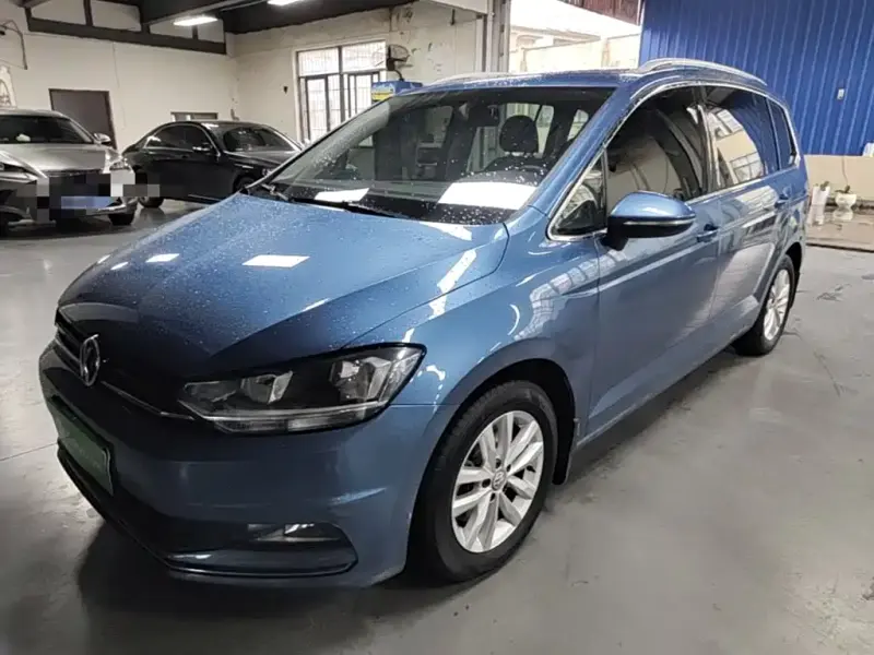 Volkswagen Touran, 2017 — фото 1