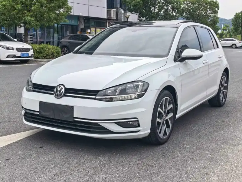 Volkswagen Golf, 2020 — фото 1