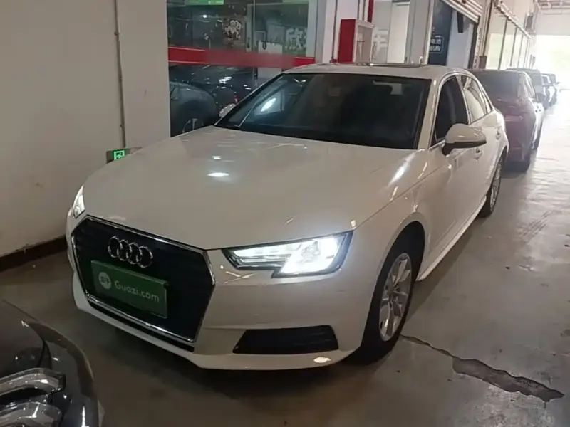 Audi A4L, 2016