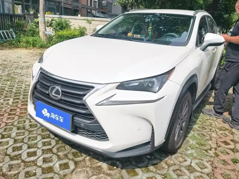 Lexus NX, 2015