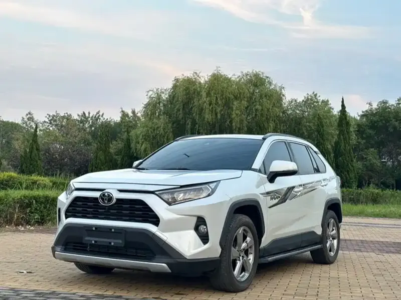 Toyota RAV4, 2023 — фото 1