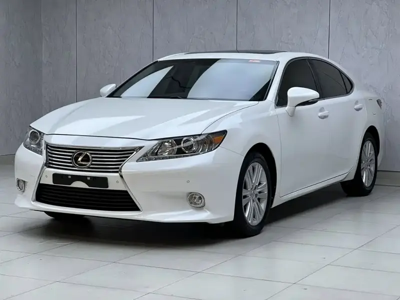 Lexus ES, 2014
