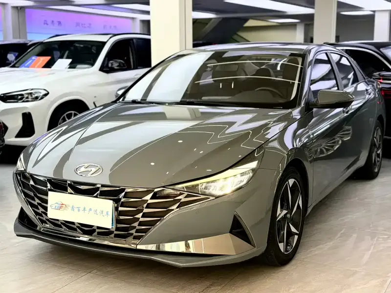 Hyundai Elantra, 2022