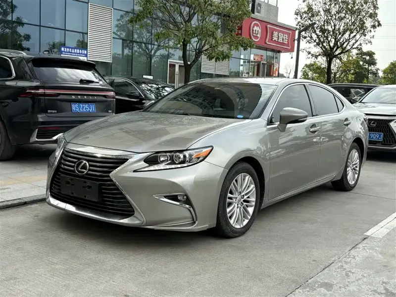 Lexus ES, 2017