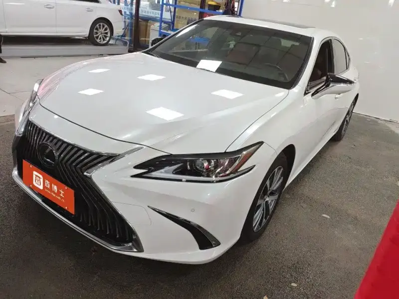 Lexus ES, 2018