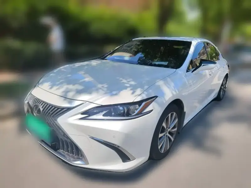 Lexus ES, 2019