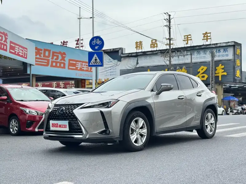 Lexus UX, 2022