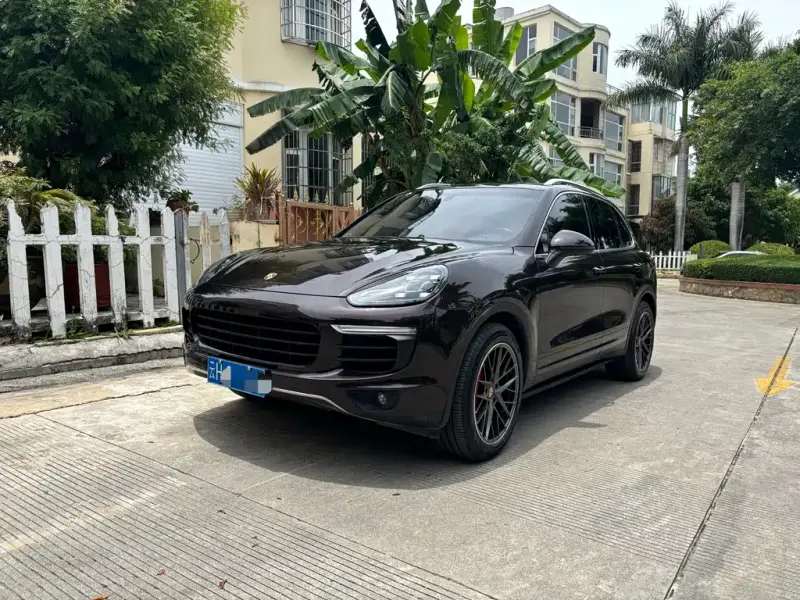 Porsche Cayenne, 2015
