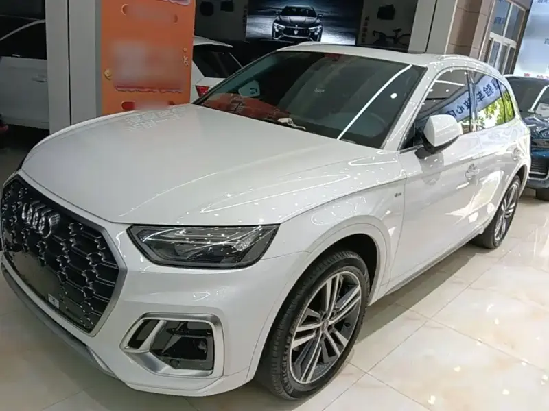 Audi Q5L, 2022