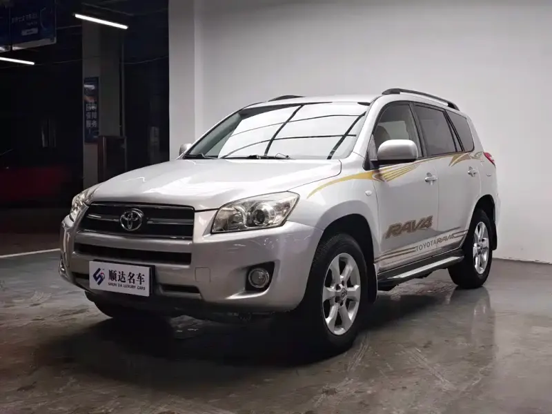 Toyota RAV4, 2011