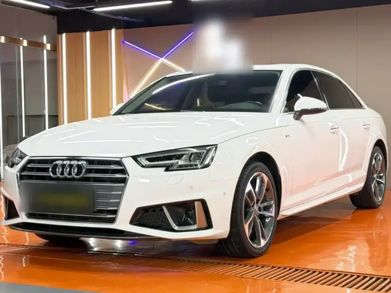 Audi A4L, 2019 — фото 1