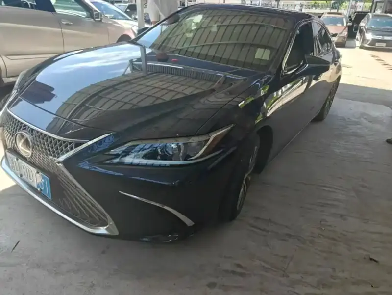 Lexus ES, 2019