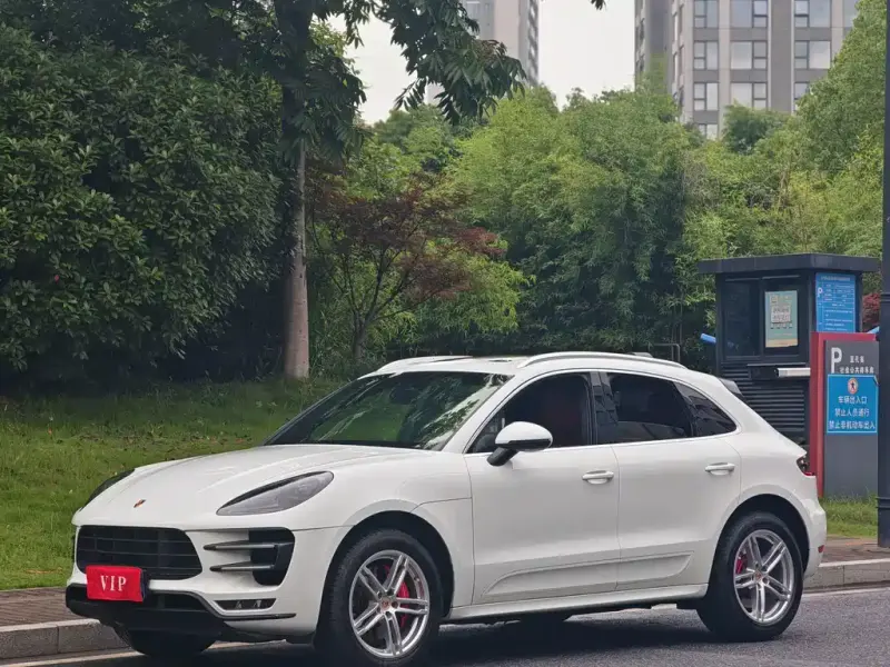 Porsche Macan, 2015