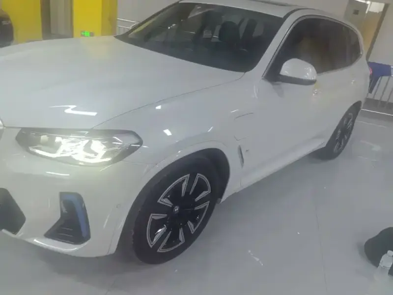 BMW iX3, 2022